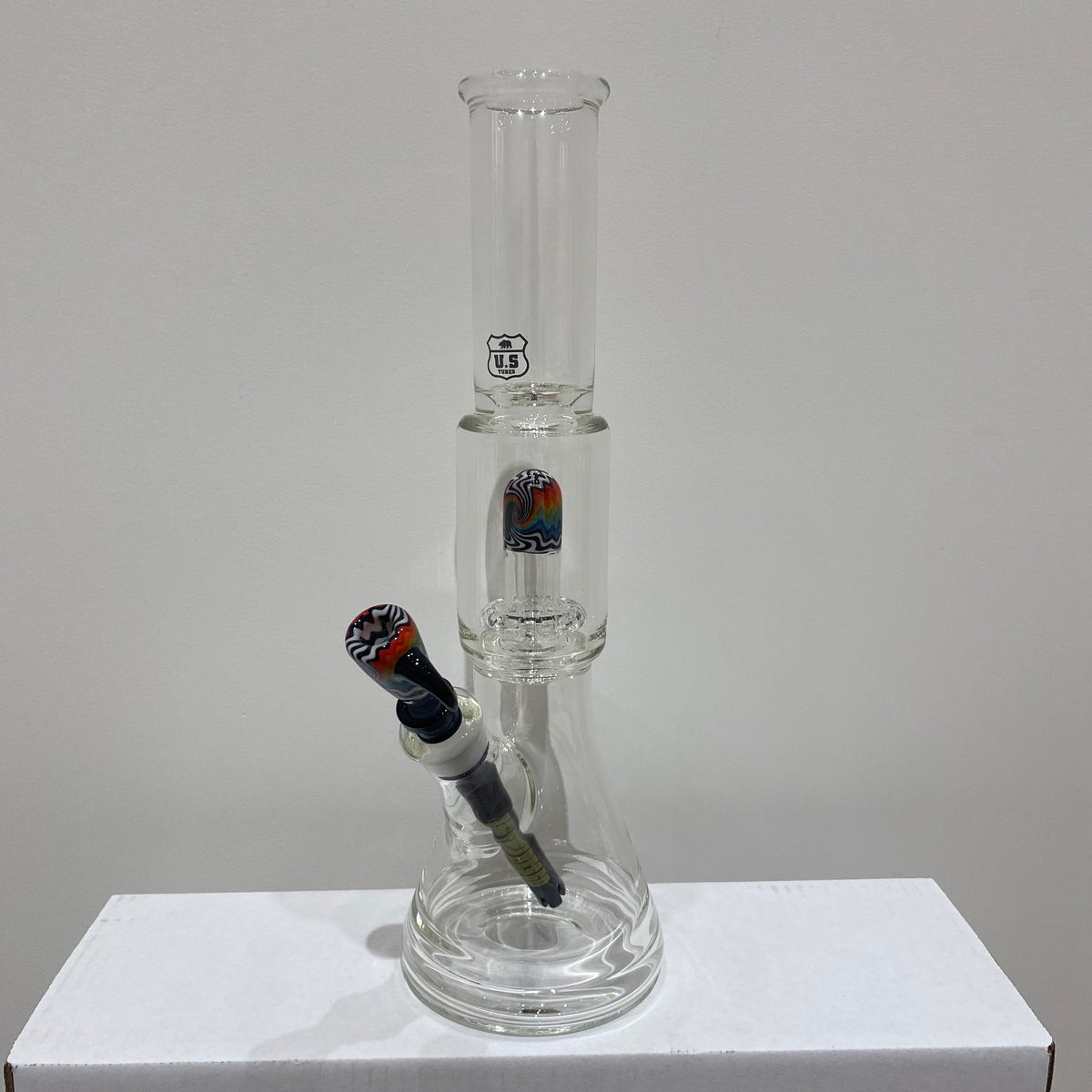 US Tubes 17 Inch Beaker with Worked Circ Percolator and Slide 50 x 5mm and 19mm Joint