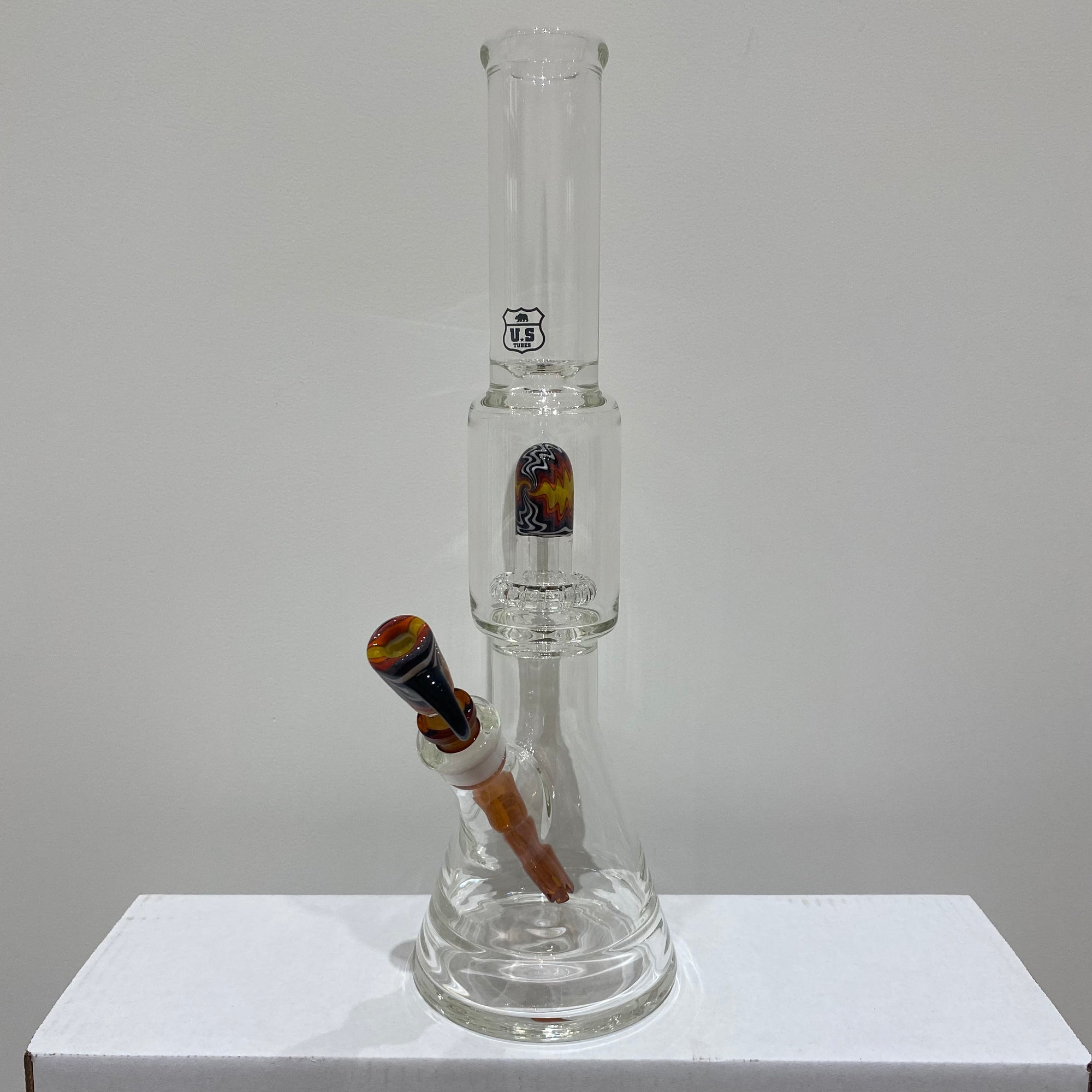 US Tubes 17 Inch Beaker with Worked Circ Percolator and Slide 50 x 5mm and 19mm Joint