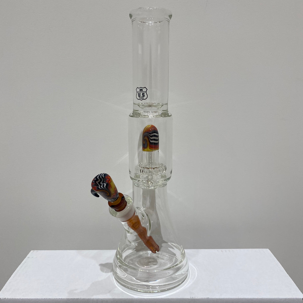 US Tubes 17 Inch Beaker with Worked Circ Percolator and Slide 50 x 5mm and 19mm Joint