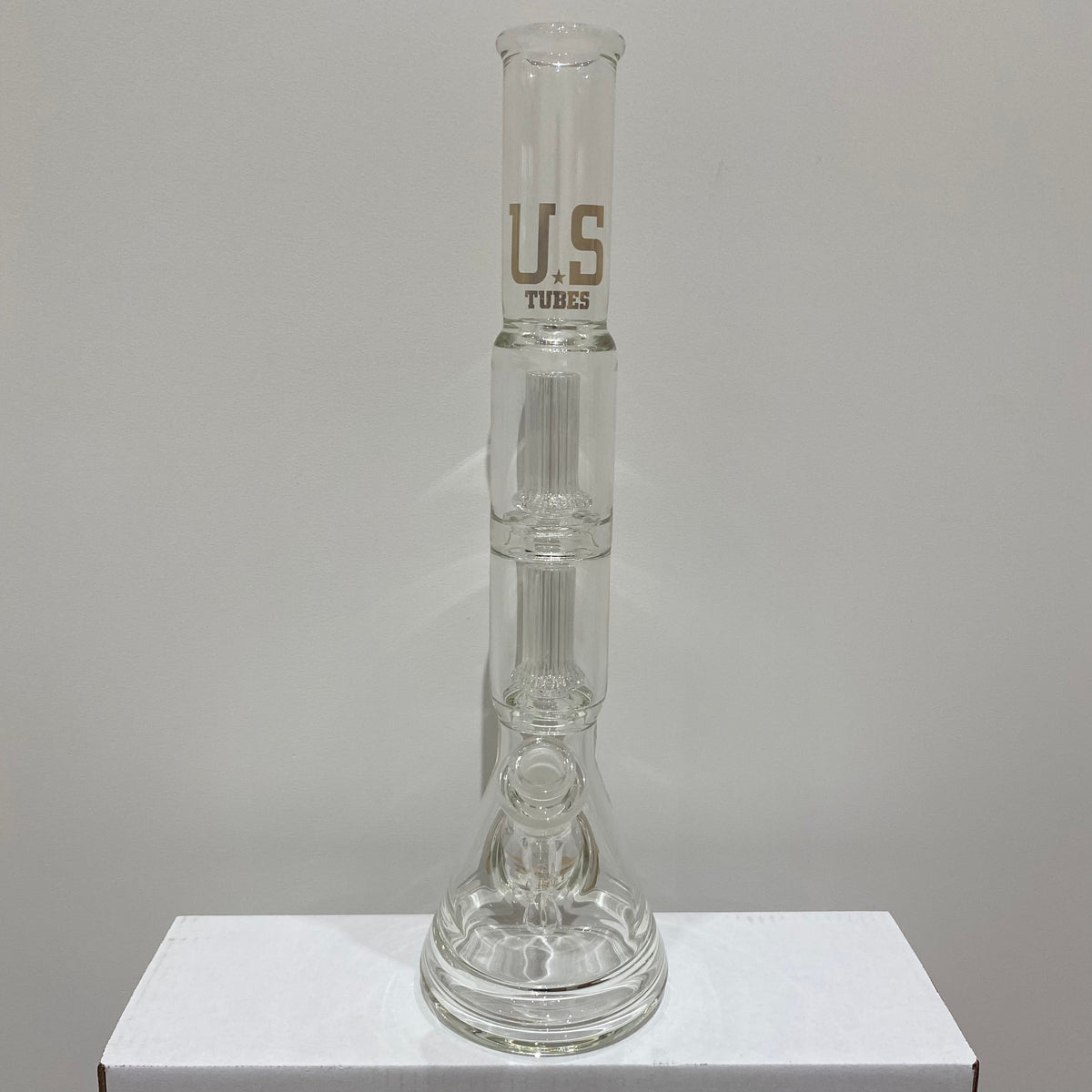 US Tubes 19 Inch Beaker with Double Profile Tubing Circ Perc 50 x 7mm and 24mm Joint
